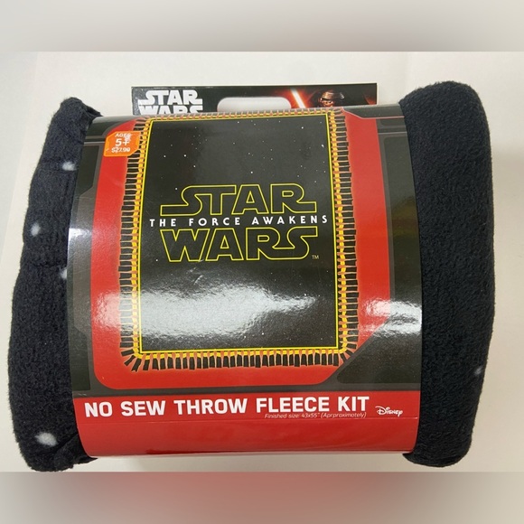 Star Wars Fleece Blanket No-Sew Throw Kit - THE FORCE AWAKENS - Picture 2 of 6